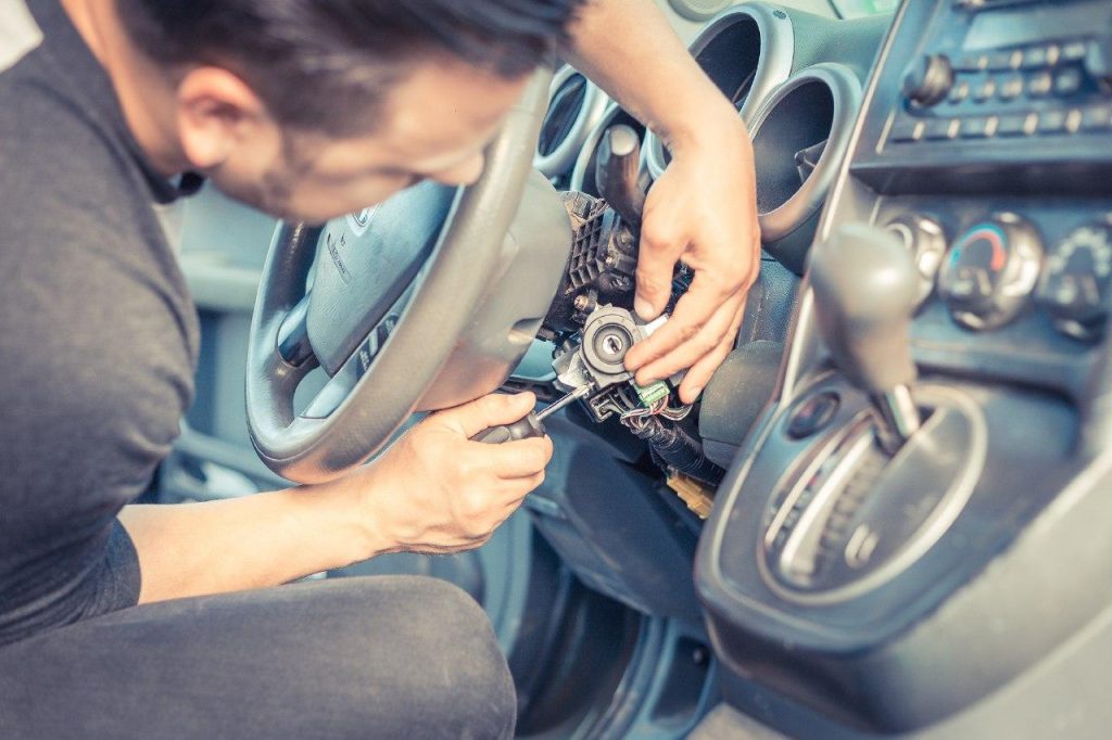 Can a locksmiths fix my ignition switch?